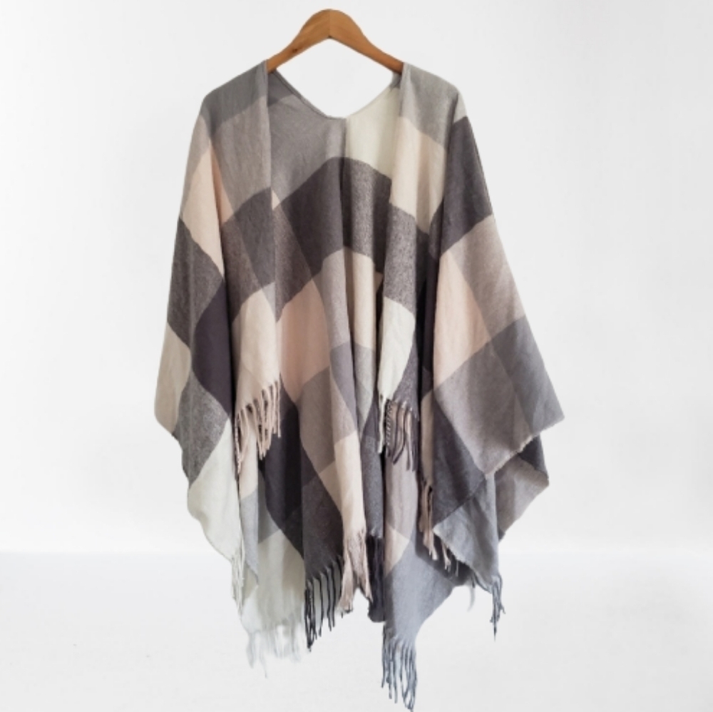 Check tassel Fringed poncho